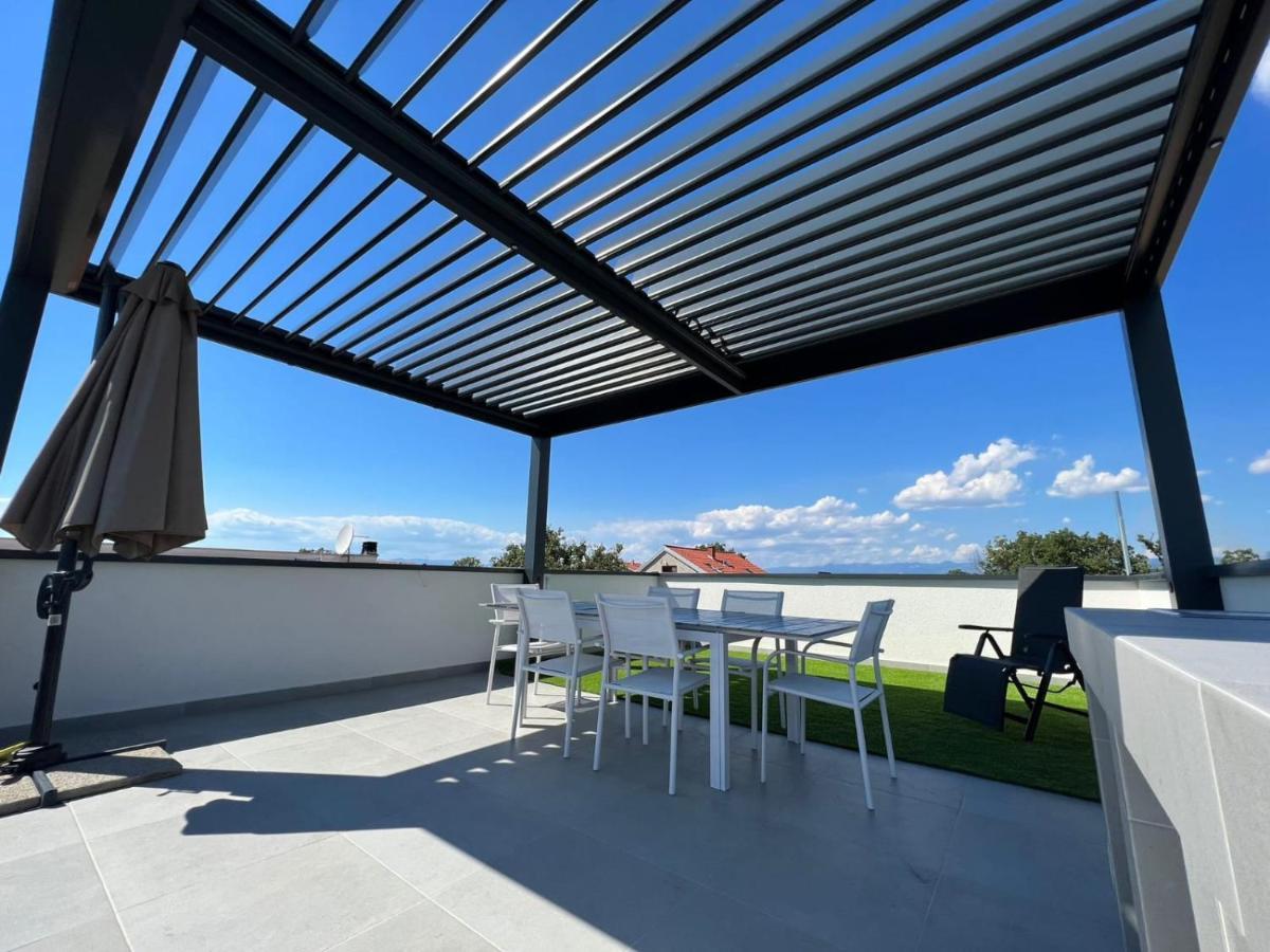 Apartments Terra Sun With Private Pool Or Jacuzzi ニヴィーチェ エクステリア 写真
