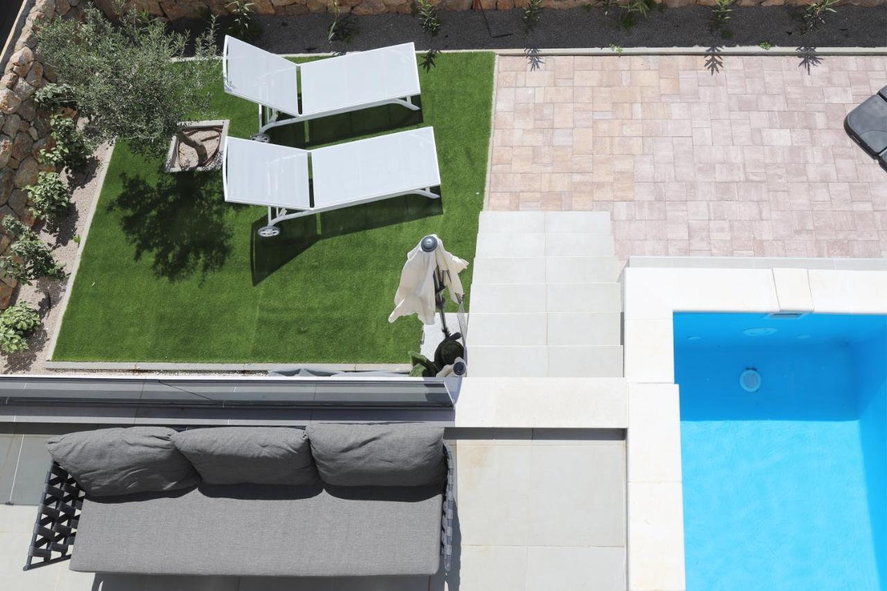Apartments Terra Sun With Private Pool Or Jacuzzi ニヴィーチェ エクステリア 写真
